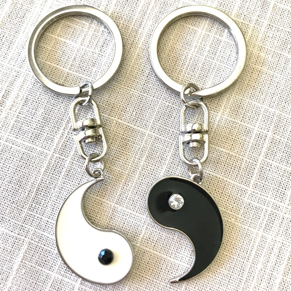 🌻3/$15🌻Yin Yang Keychain Set Couples Besties NEW🌻3/$15